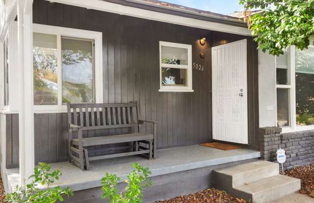 Heart of Sacramento ~~Duplex for RENT! Gallery 4