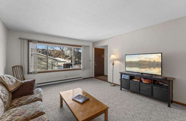 4214 Xenia Ave N photos photos