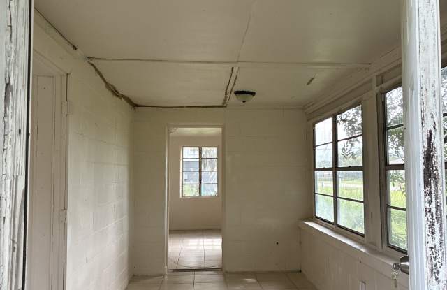 421 W Cornell Street Gallery 2