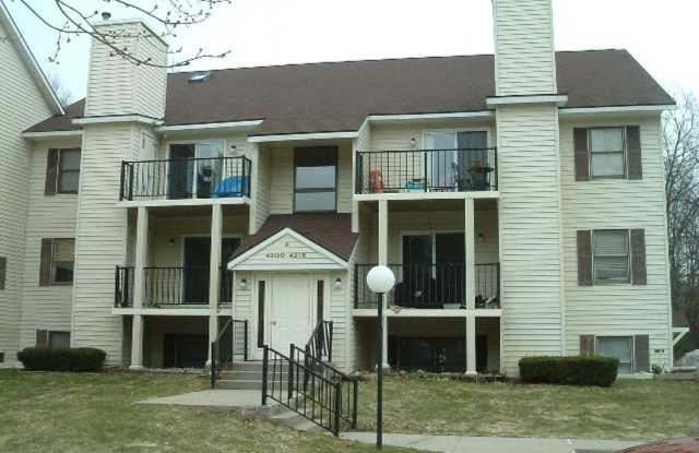 Spacious 3 Bedroom Condo Near Downtown Traverse City photos photos
