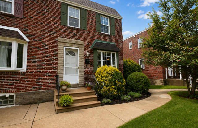 256 Childs Ave Gallery 2