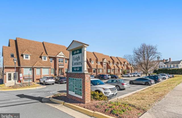 10132-H COLVIN RUN Road unit: H & G photos photos