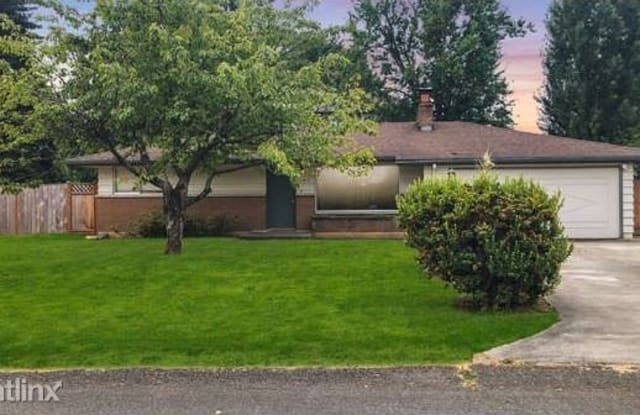 11417 SE 180th Pl - 11417 Southeast 180th Place, Renton, WA 98055