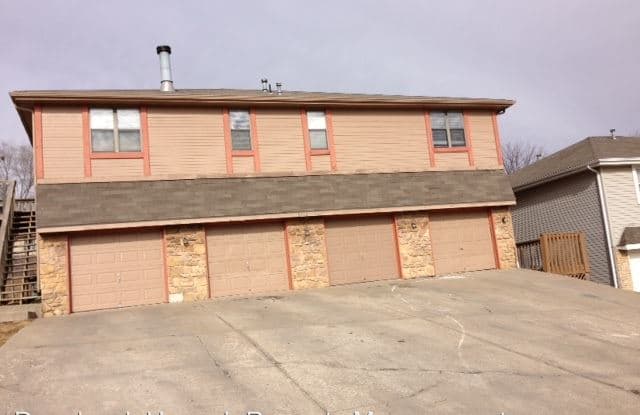 8702 NW 82nd Terr. C - 8702 NW 82 Ter, Kansas City, MO 64152