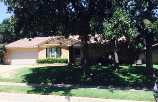 3005 Pecan Circle - 3005 Pecan Circle, Bedford, TX 76021