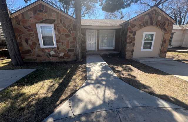3 bed 2.5 bath in Heart of Lubbock! Available now or Pre Leasing for Fall! photos photos