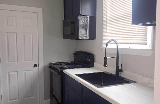168 Chelsea Avenue photos photos