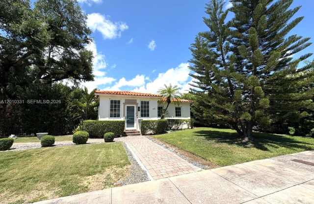 11 Veragua Ave photos photos