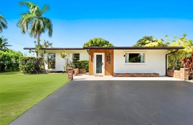 1905 NW 62nd Ter photos photos