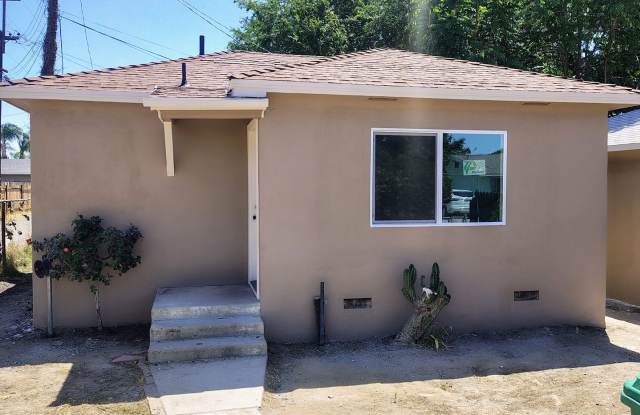 1 Bedroom Home available in Oildale! photos photos