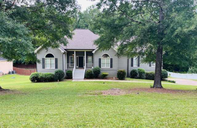Wow! Check out this charming 3-bedroom, 2-bathroom home located in Sharpsburg! photos photos