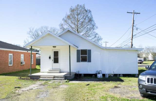 109 N Suire - 109 North Suire Street, Erath, LA 70533