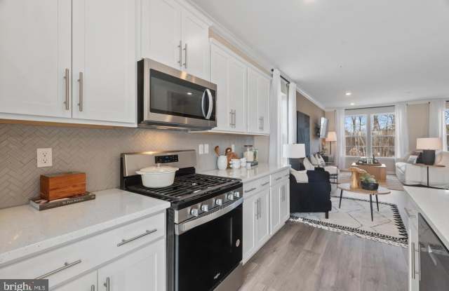 11805 WYNNIFRED PLACE Gallery 4