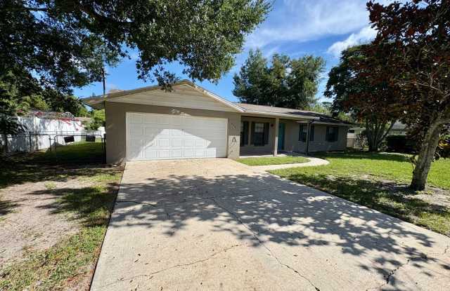 3-Bed, 2-Bath Single Family Home Near Downtown Eustis photos photos