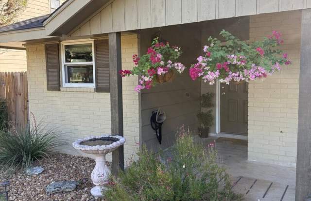 135 Oak Grove - 135 Oak Grove Drive, Boerne, TX 78006