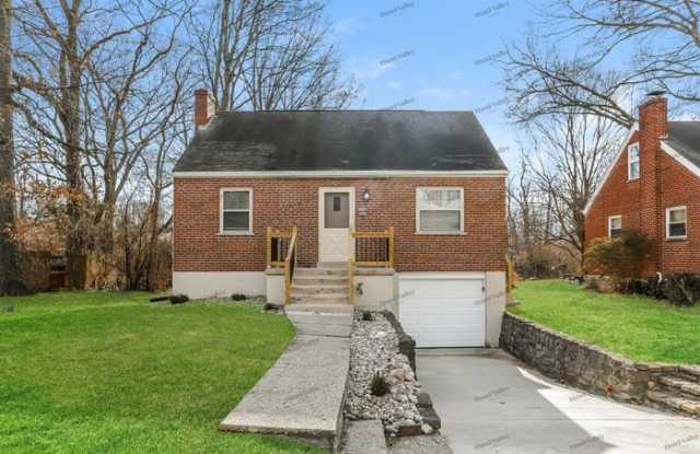 2347 Golf Drive - 2347 Golf Drive, White Oak, OH 45239