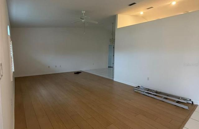 2 LAMAR Lane Gallery 2