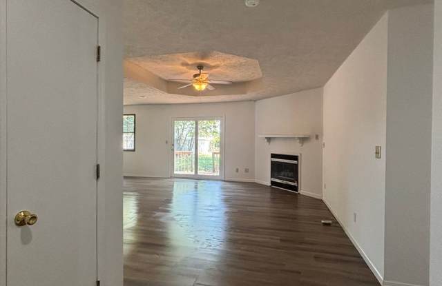 Beautiful 3 bedroom 2 bath home 2 car garage! Gallery 3