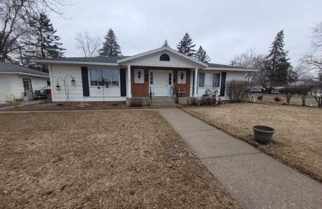 $1170| 2Bd 1Ba| 808 Coleman Street | Available 4/1/26 photos photos