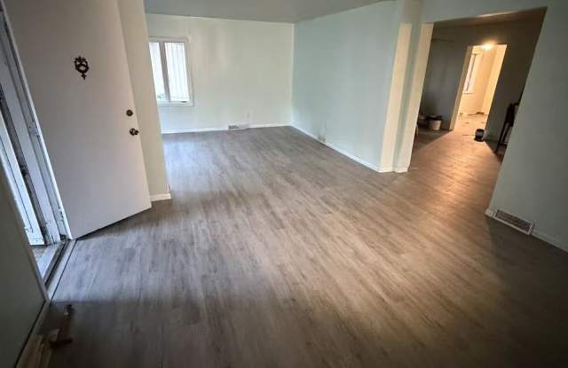 126 Gunn Avenue - 126 Gunn Avenue, LaSalle, IL 61301