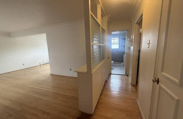 22673 Garrison Street Gallery 4
