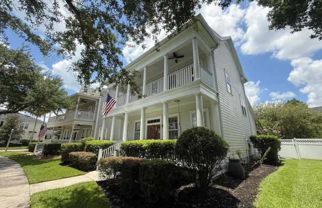 813 Oak Shadows Road Gallery 3