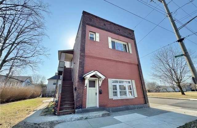 302 N Cedar St photos photos