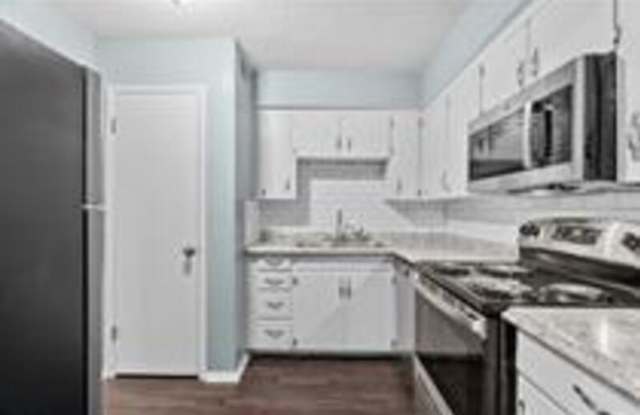 1 NW O'Brien Rd - 19 photos photos