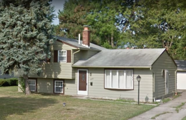 6306 Fry Ave - 6306 Fry Rd, Brook Park, OH 44142