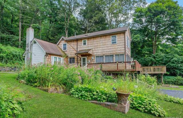 934 Peekskill Hollow Road photos photos