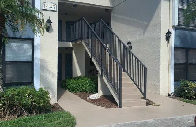 1445 LAKE CRYSTAL Drive Gallery 1