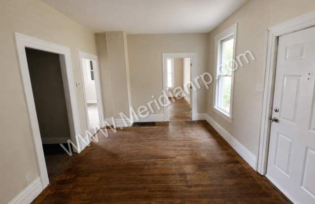 1323 Grant Avenue Gallery 2