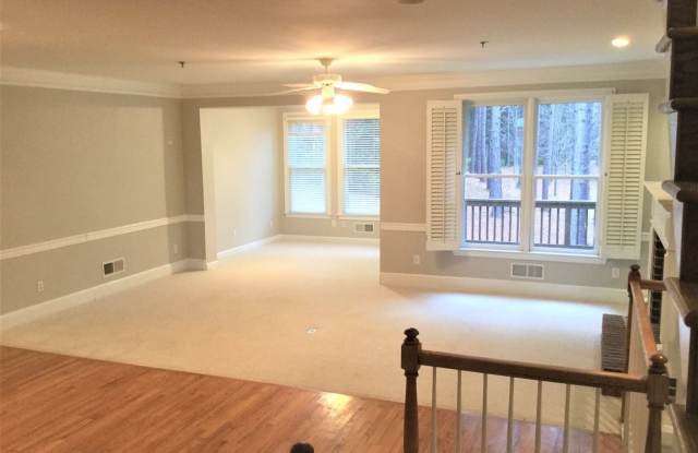 588 Vinings Estates Dr SE Bldg B10 Gallery 4