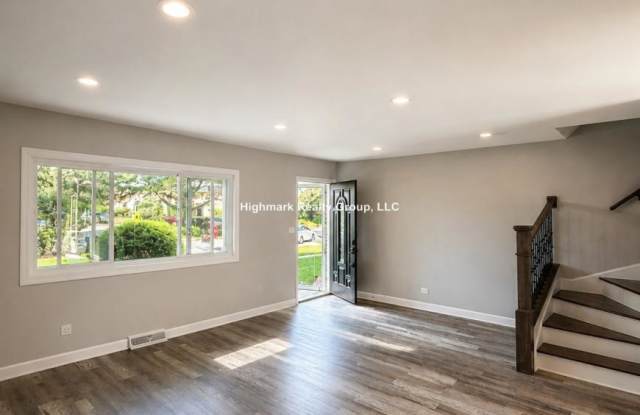 354 Skokie Ct. Gallery 3