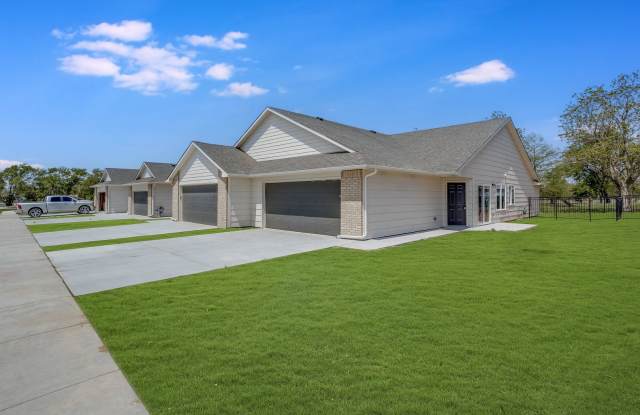 Auburn Villas- Molly Plan - 1631 South Limuel Circle, Wichita, KS 67235