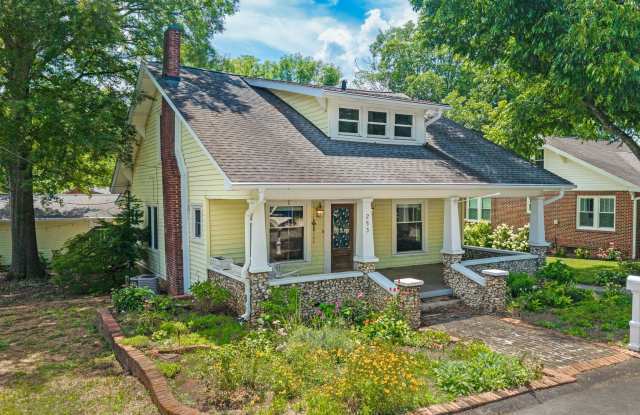 Historic Luxury Home Near Deer Park with Two-Car Garage Gallery 3