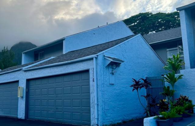 Updated 2-story TH with front yard  back lanai photos photos