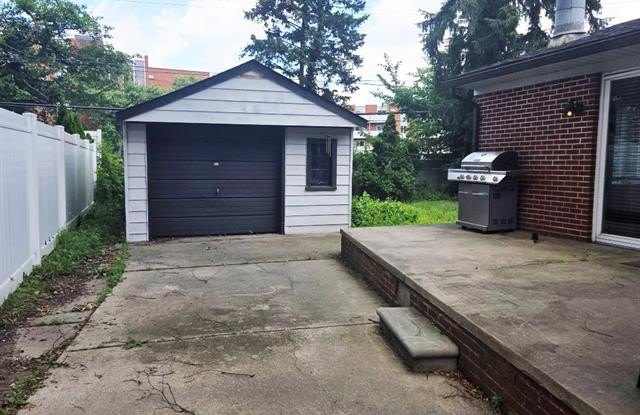 3018 GUILFORD Drive Gallery 3