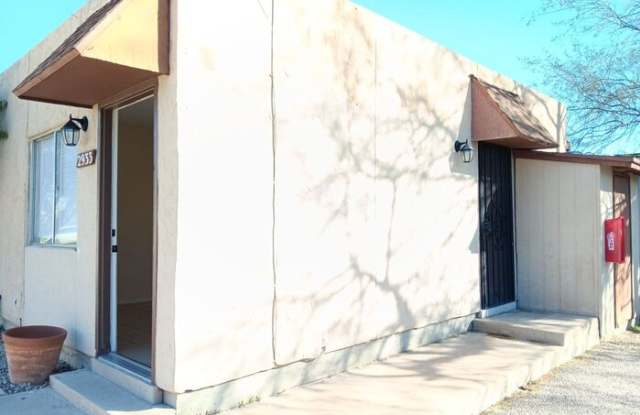2933 North Geronimo Avenue - 2933 North Geronimo Avenue, Tucson, AZ 85705