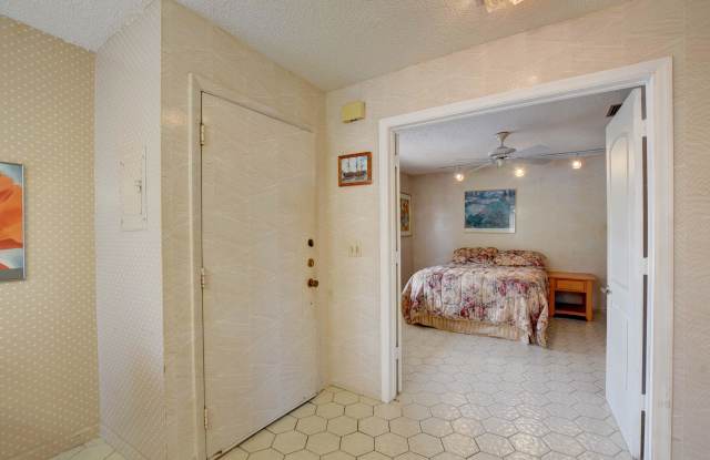 13789 Date Palm Court Gallery 3