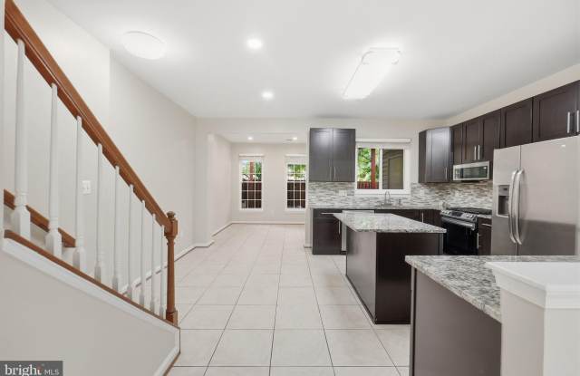 13135 PARK CRESCENT Circle Gallery 3