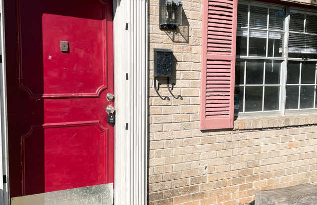 4605 Grove Park Ln Gallery 1