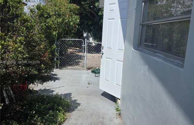 8398   West 14  AVE photos photos