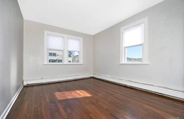 29 Lakeview Avenue Gallery 2