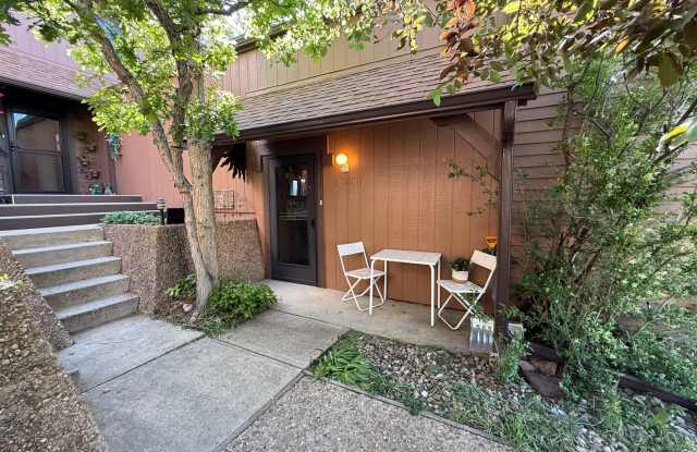 Spacious End-Unit Townhome in Scenic Shanahan Ridge photos photos