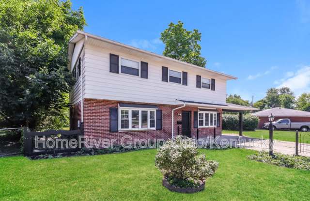 405 W Market St - 405 West Market Street, Springboro, OH 45066