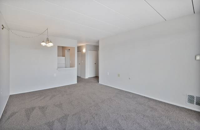 Senior Housing - Highland Towers Gallery 3