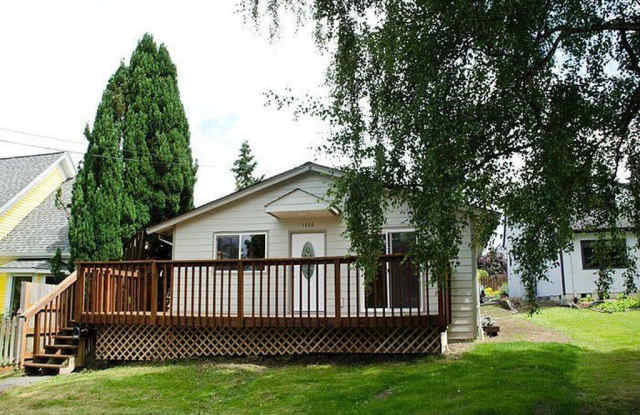 6 Bedroom House close to everything! - 1336 Franklin Street, Bellingham, WA 98225