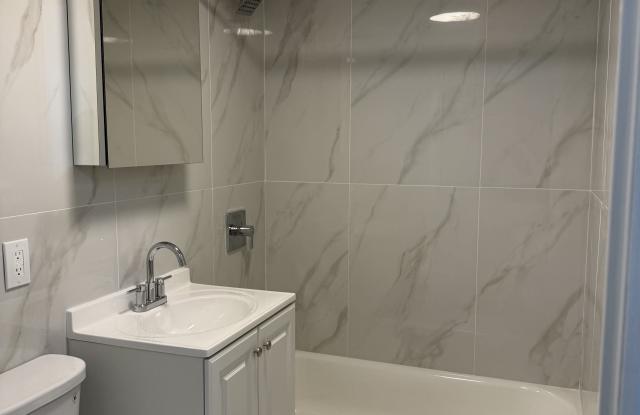 1012 Evergreen Ave photos photos