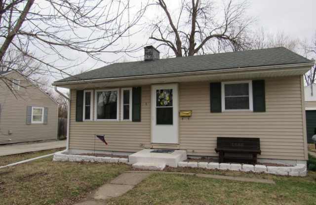 2 Bedroom Home-- Ottumwa Gallery 1